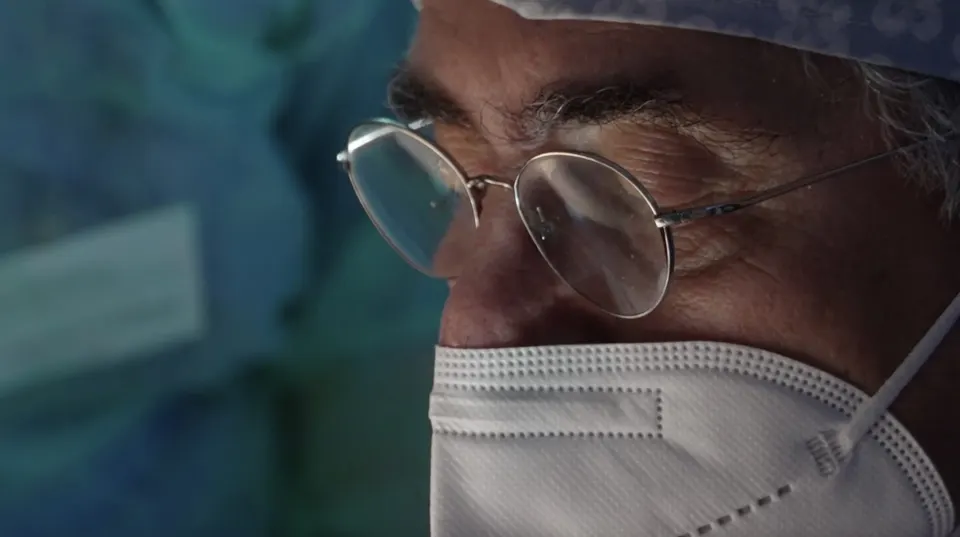 Prof. Dr. Claudio Manna in the operating room